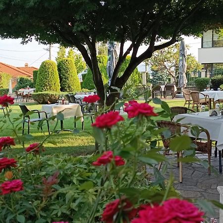 Hotel-Restaurant Almond 卡尔洛沃 外观 照片