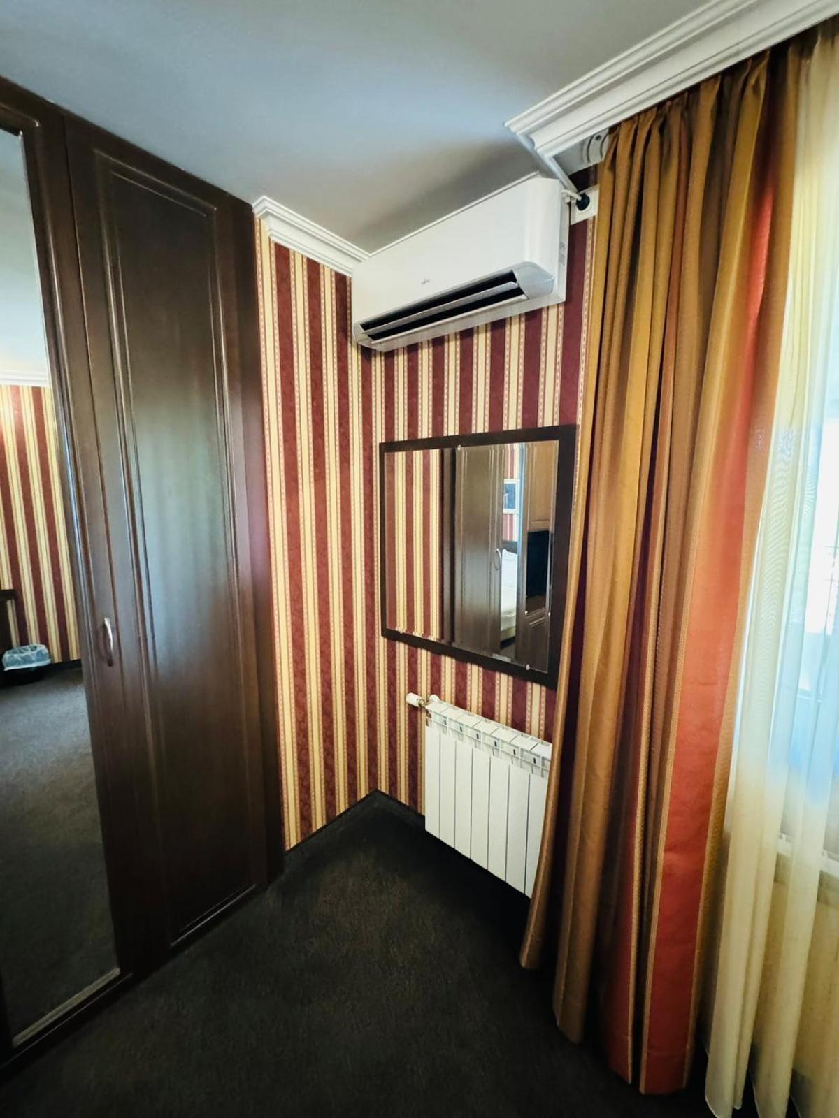 Hotel-Restaurant Almond 卡尔洛沃 外观 照片