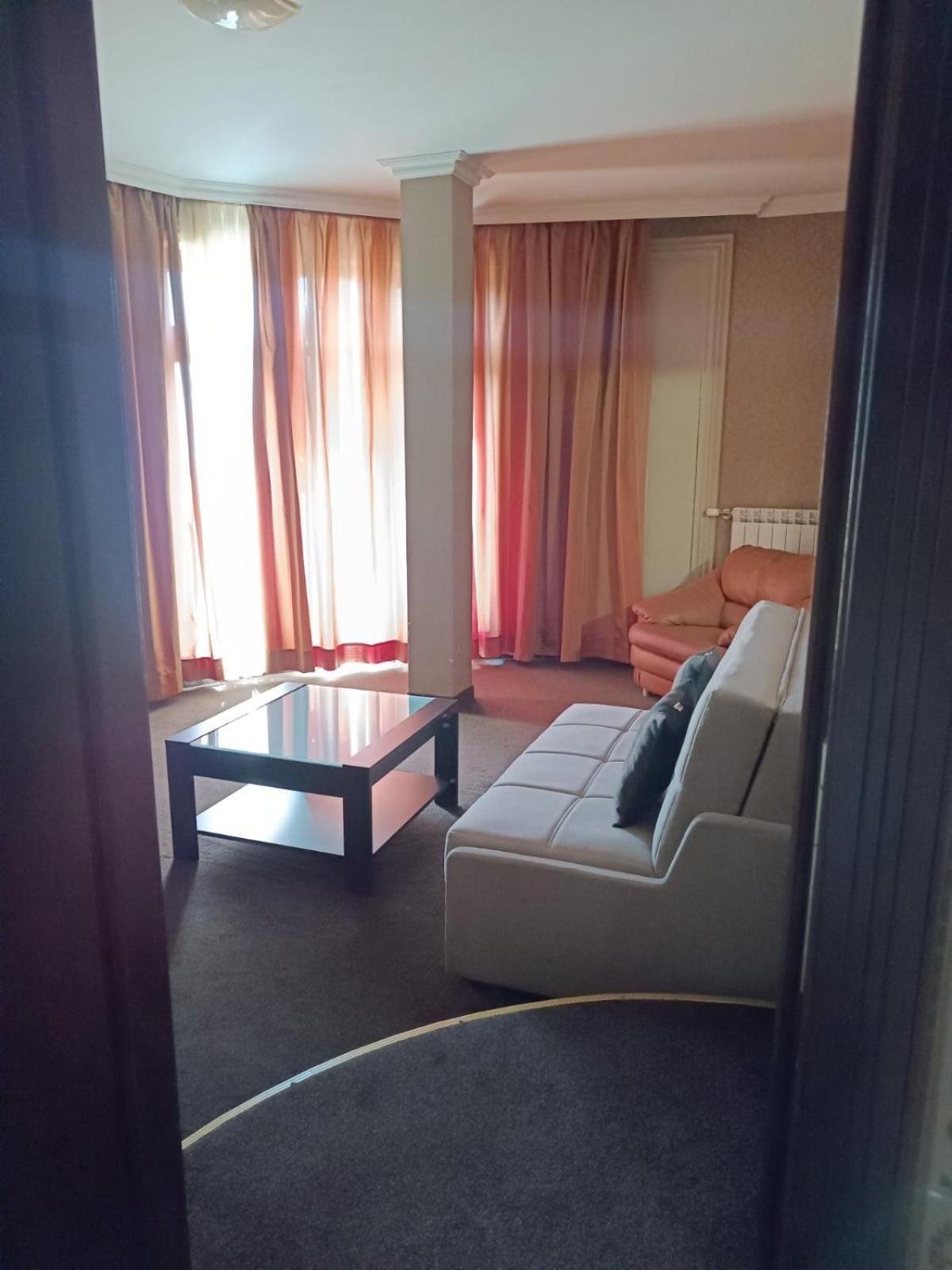 Hotel-Restaurant Almond 卡尔洛沃 外观 照片